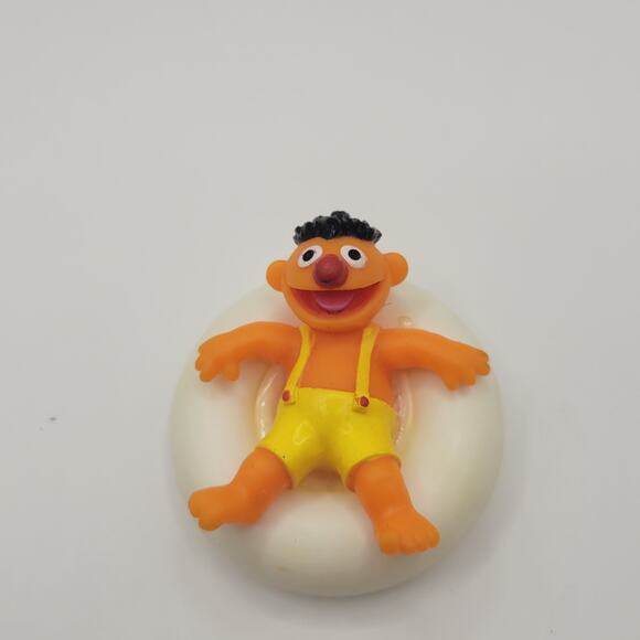 Collectible ILLCO Sesame Street Ernie On Inner Tube 2.5" PVC Figure Vintage - Picture 2 of 4